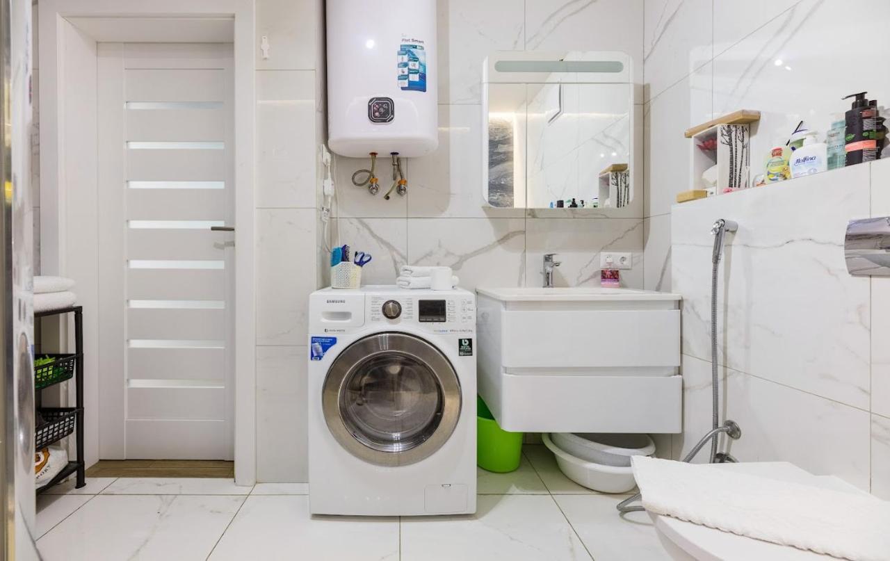 Apartamento Квартира У Будинку З Власним Бомбосховищем Біля Жд Вокзалу 50 М2 Kiev Exterior foto